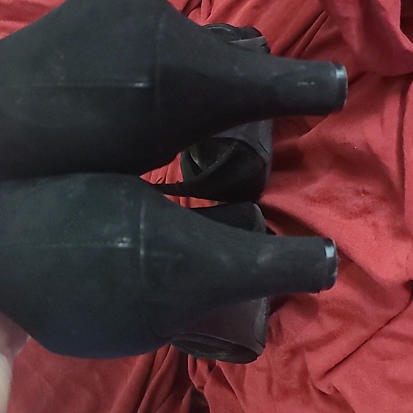 11W strappy heels - Picture 4 of 4